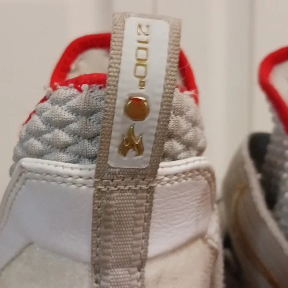 Nike LeBron "Soldier" 12 EP "Light Bone" - 8.5 - red/off-white/gold - Picture 15 of 15
